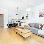 Rentero Modern Smichov With Balcony * 프라하