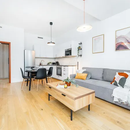 Rentero Modern Smichov With Balcony * Prag