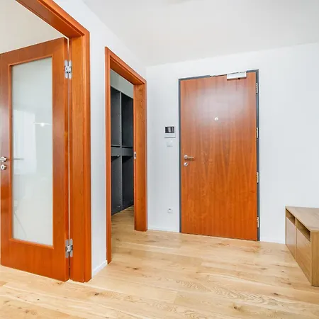Rentero Modern Smichov With Balcony Διαμέρισμα
