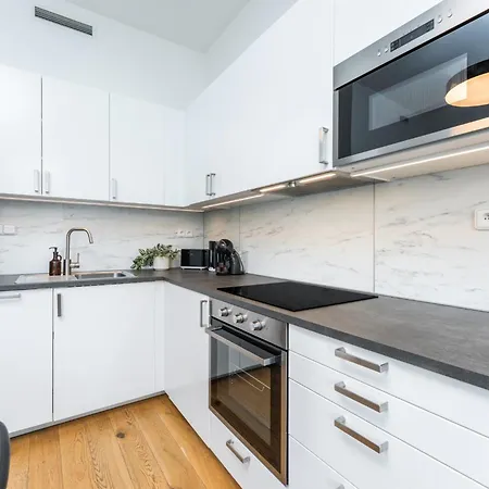 Apartamento Rentero Modern Smichov With Balcony Praga